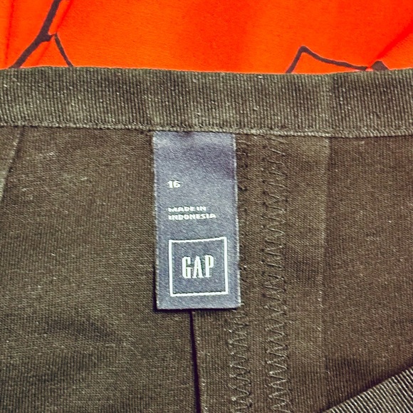 Gap Holly Berry Print Mini Skirt with Pleats - Size 16 - Picture 5 of 7